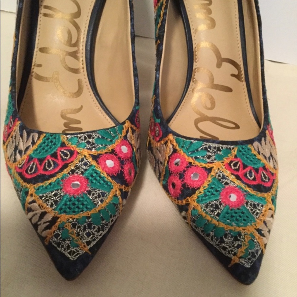(Sam Edelman) size 7 pumps leather embellished